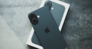 Достаточно ли 256 ГБ памяти в iPhone или стоит выбрать больше Черный смартфон iPhone 17