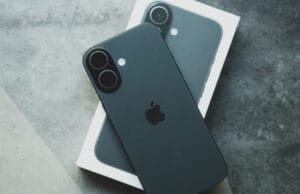 Достаточно ли 256 ГБ памяти в iPhone или стоит выбрать больше Черный смартфон iPhone 17