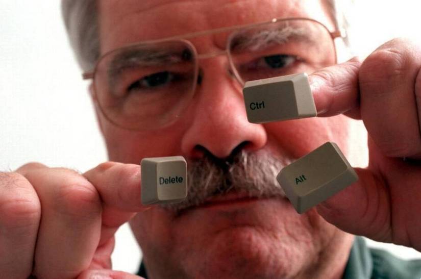 инженер IBM Дэвид Брэдли создатель комбинации клавиш