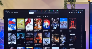 Как настроить профили в стиле Netflix на медиасервере Jellyfin Интерфейс веб-браузера Jellyfin на мониторе